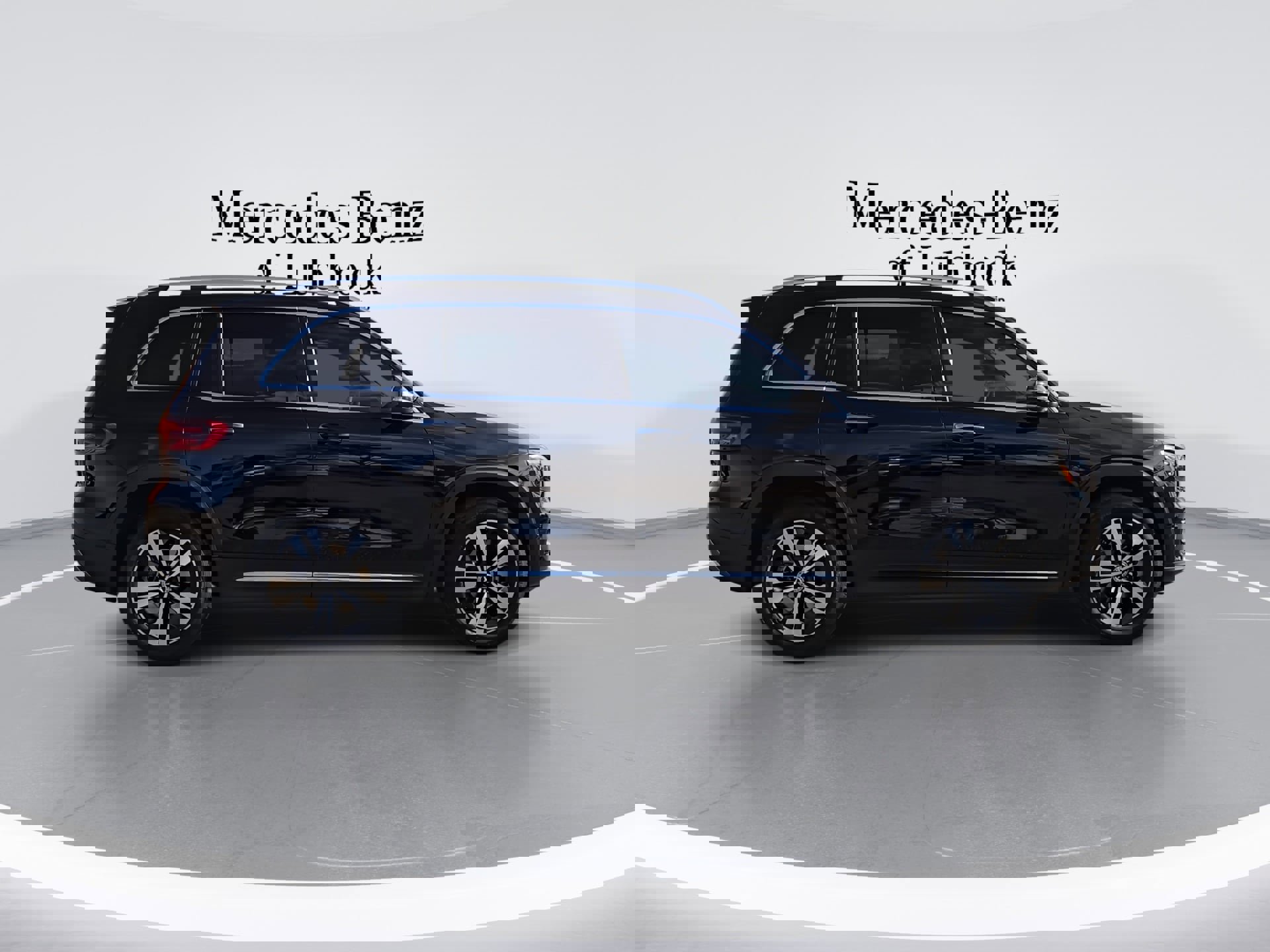 New 2025 Mercedes-Benz GLB 250 image 9