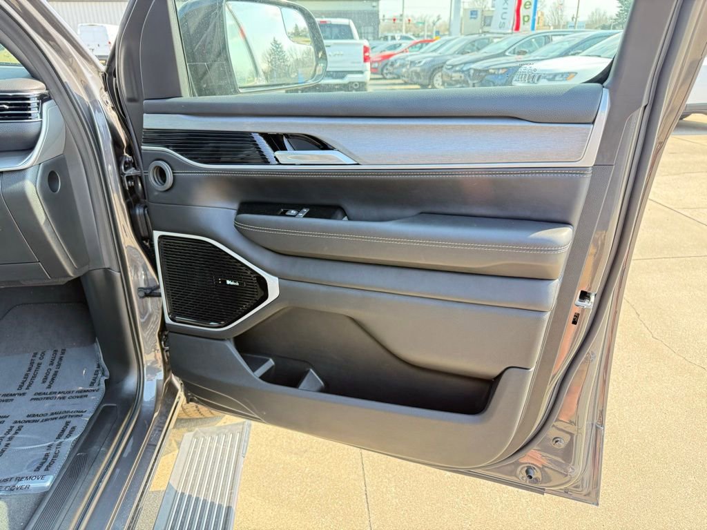 New 2026 Jeep Grand Wagoneer L Limited w/ Premium Group II image 40