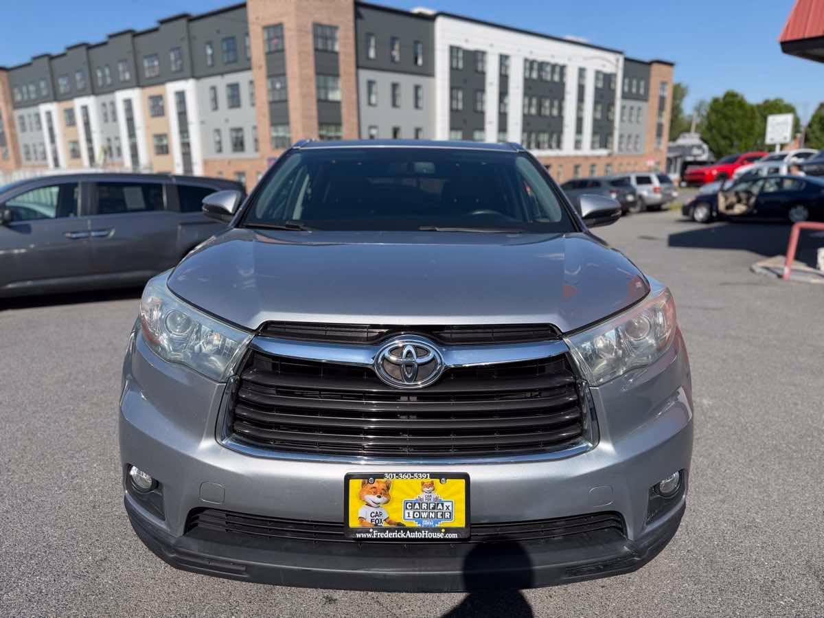 Used 2015 Toyota Highlander XLE AWD/4WD image 2