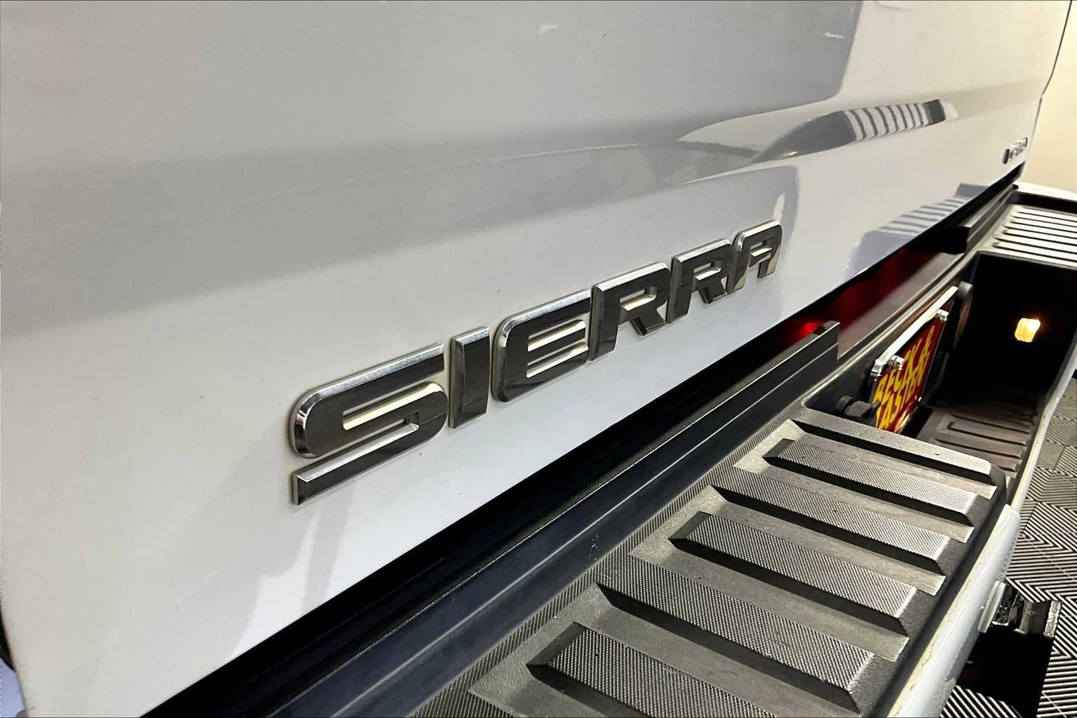 Used 2015 GMC Sierra 3500 Denali w/ Duramax Plus Package image 29