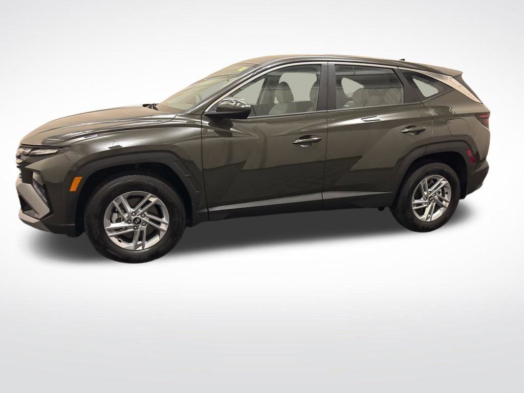 New 2025 Hyundai Tucson SE image 8