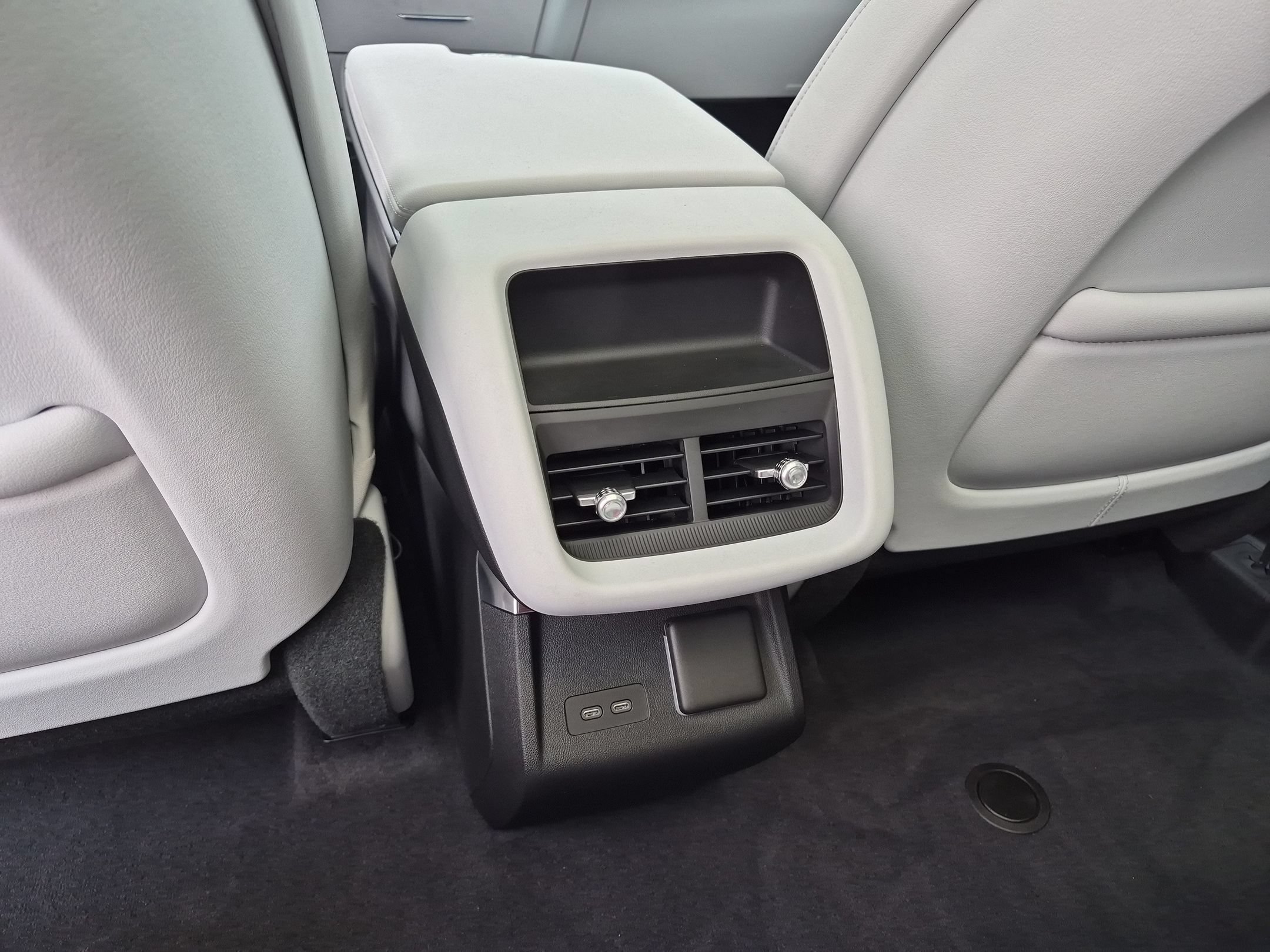 Certified 2024 Cadillac Lyriq Luxury AWD/4WD image 21