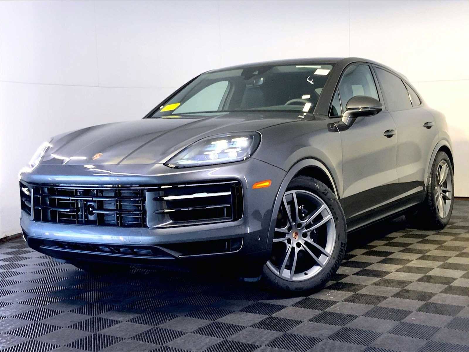 New 2025 Porsche Cayenne Coupe image 1