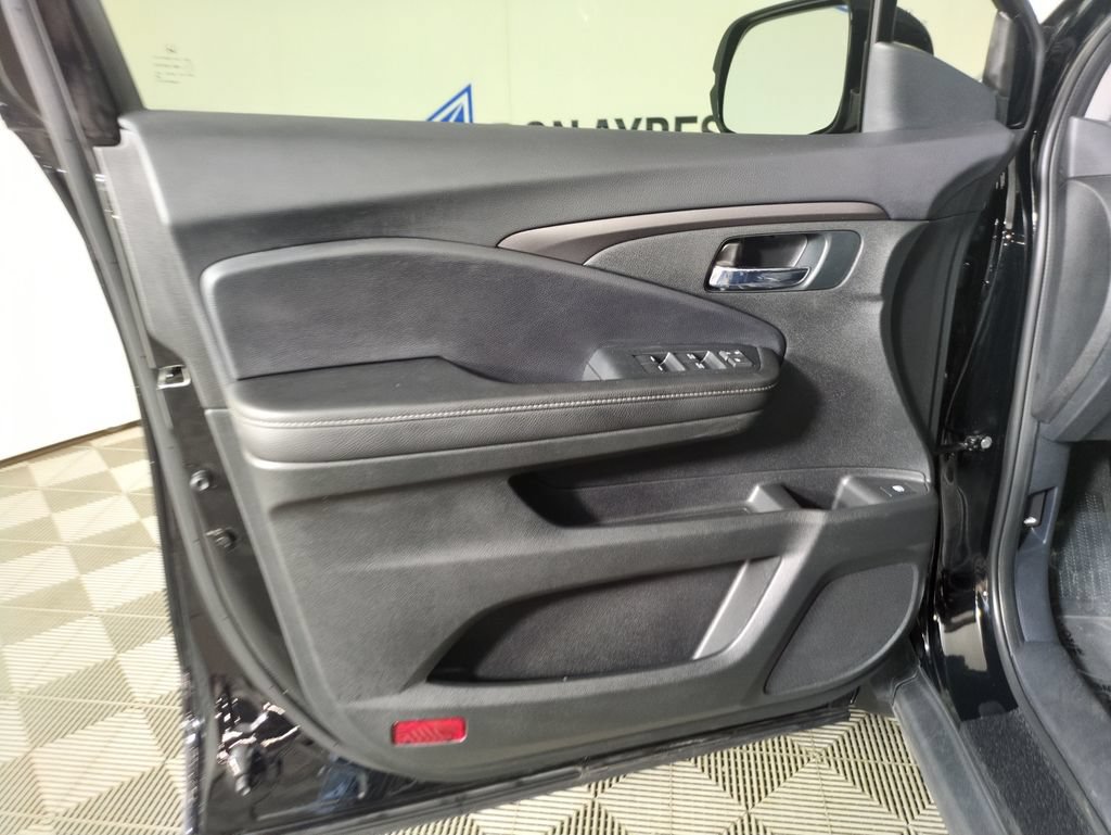 Certified 2023 Honda Ridgeline Sport image 13