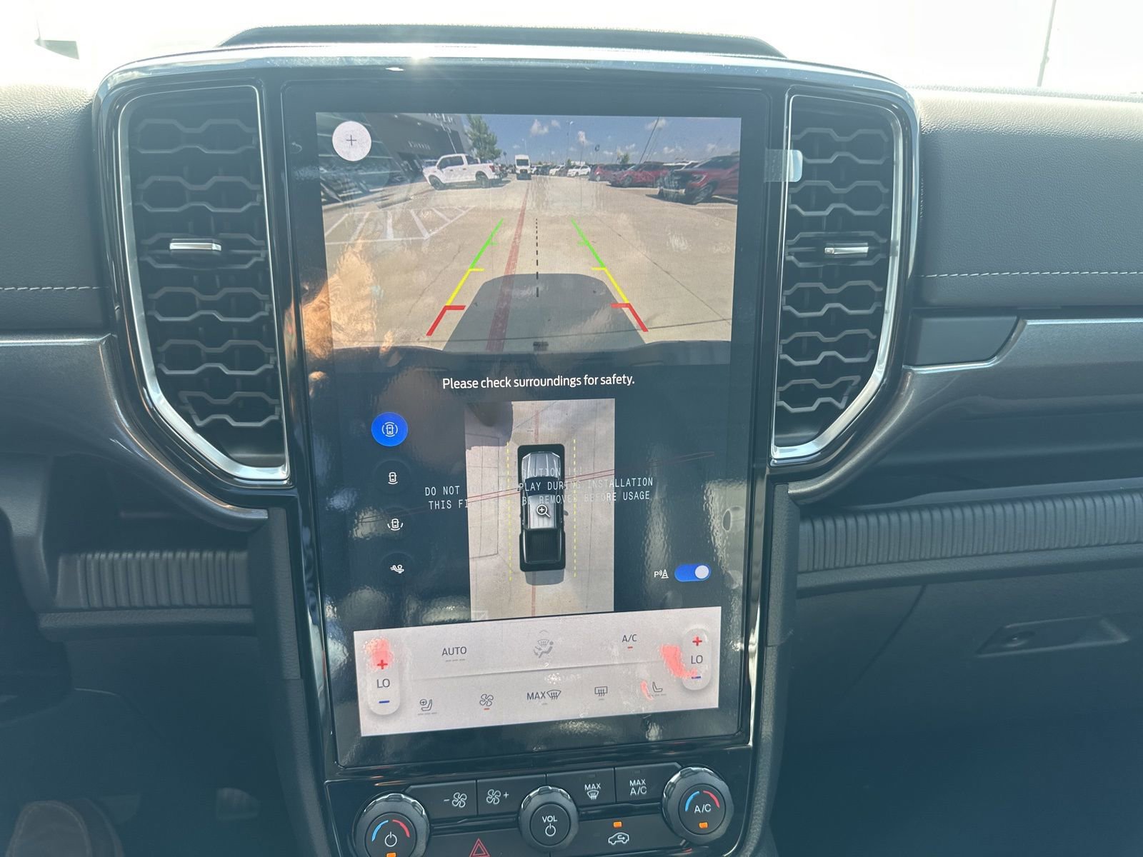 New 2025 Ford Ranger Lariat w/ FX4 Off-Road Package image 25