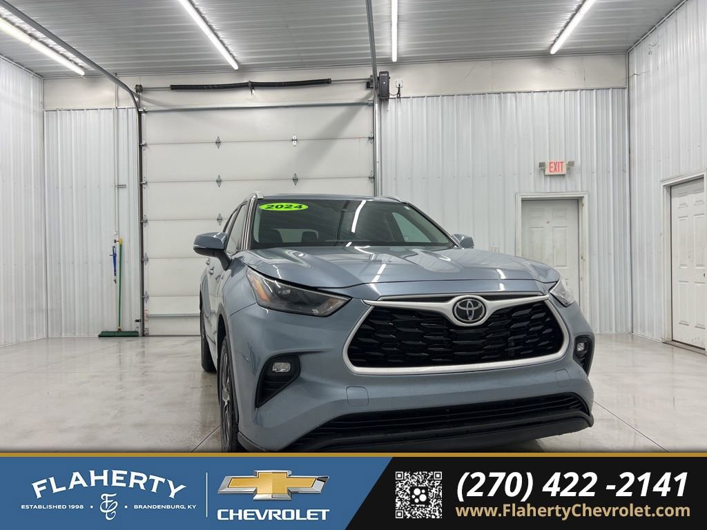Used 2024 Toyota Highlander XLE