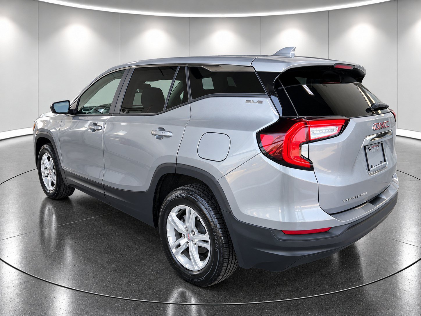 Used 2024 GMC Terrain SLE AWD/4WD image 6