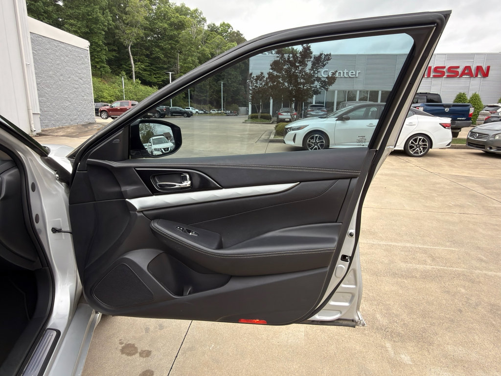 Used 2019 Nissan Maxima 3.5 SV w/ Floor Mat Group FWD image 16