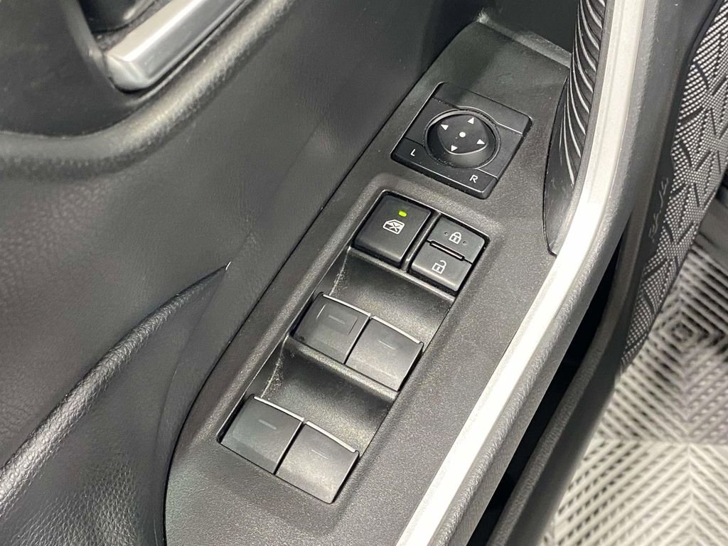 Used 2023 Toyota RAV4 XLE FWD image 18