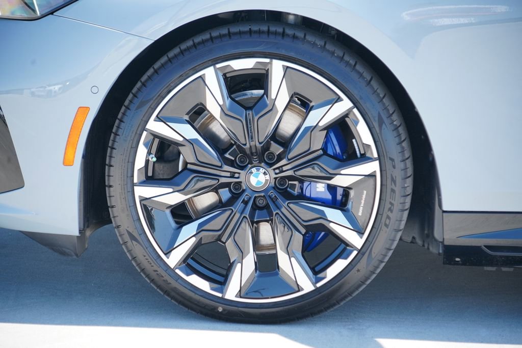 New 2026 BMW i5 eDrive40 w/ Executive Package image 5
