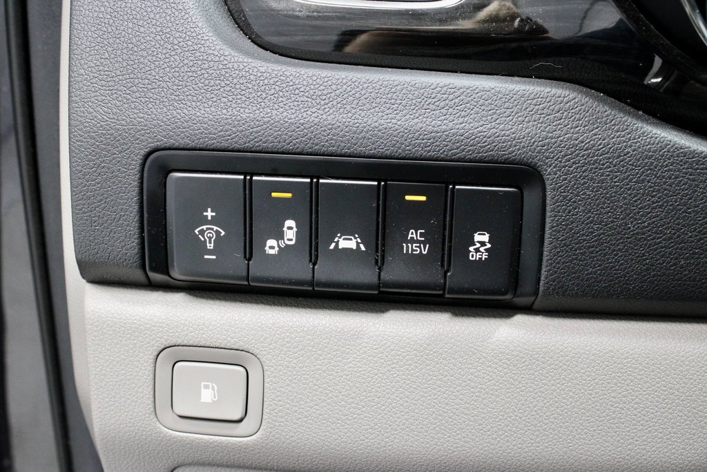 Used 2021 Kia Sedona SX image 31