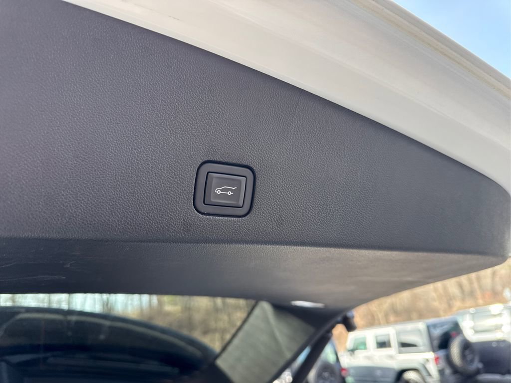 Used 2023 Cadillac XT6 Sport w/ Platinum Package image 14