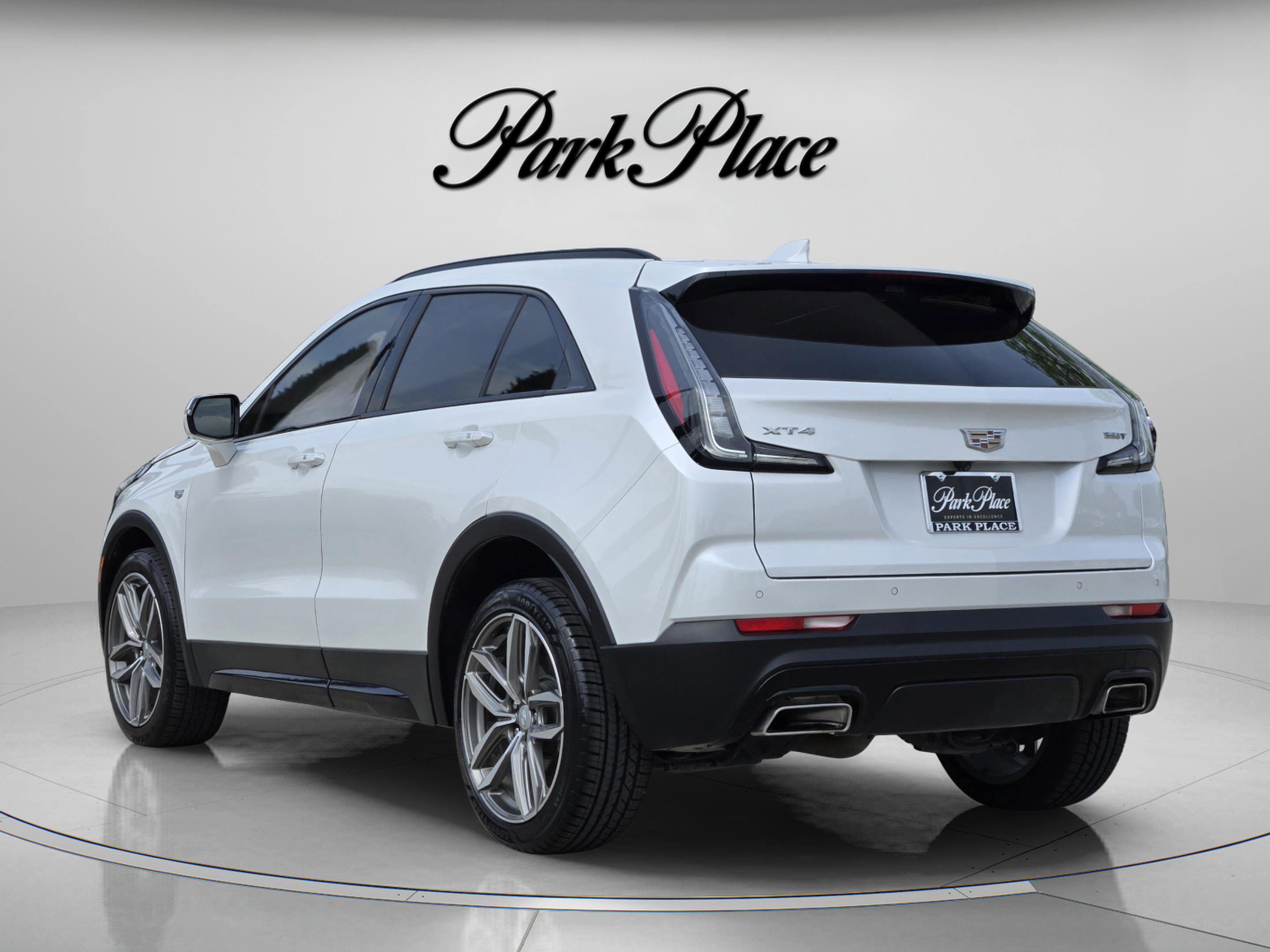 Used 2023 Cadillac XT4 Sport w/ Enhanced Visibility Package image 3