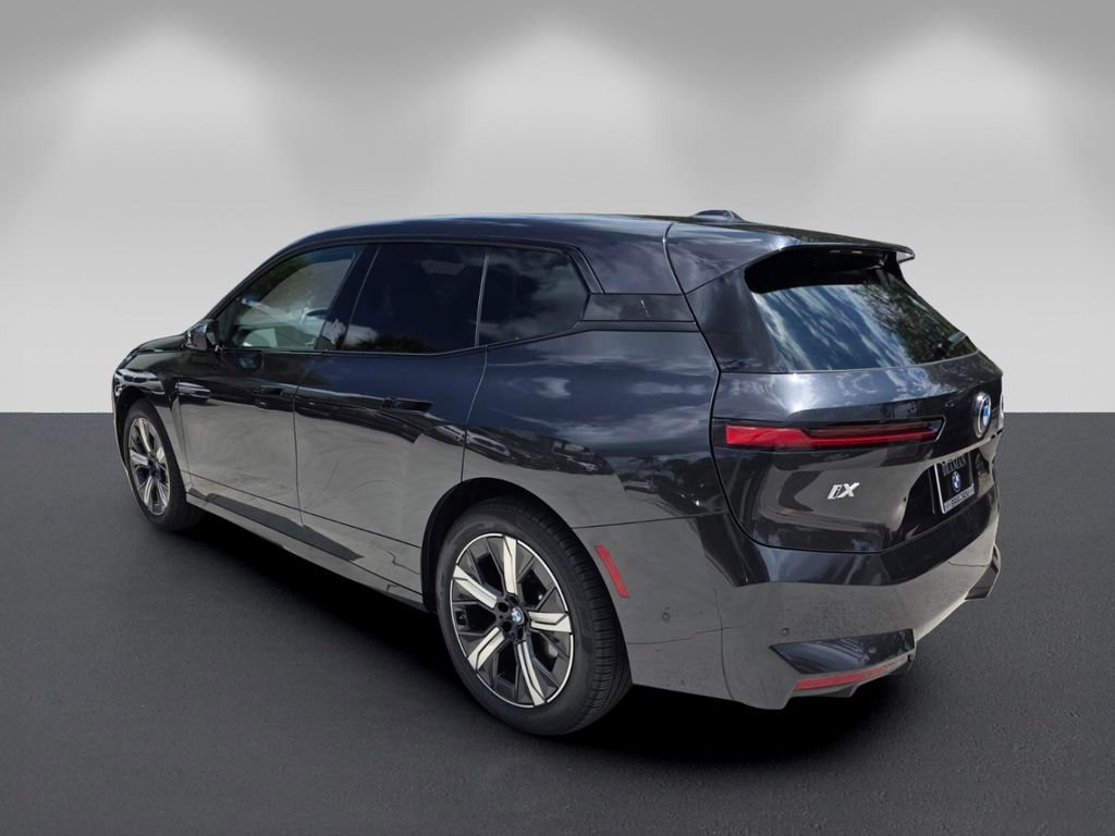 Used 2026 BMW iX xDrive45 w/ Premium Package AWD/4WD image 6