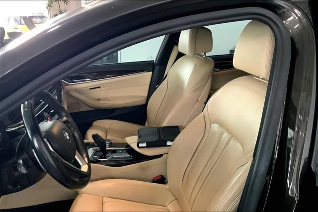 Used 2017 BMW 530i RWD image 11