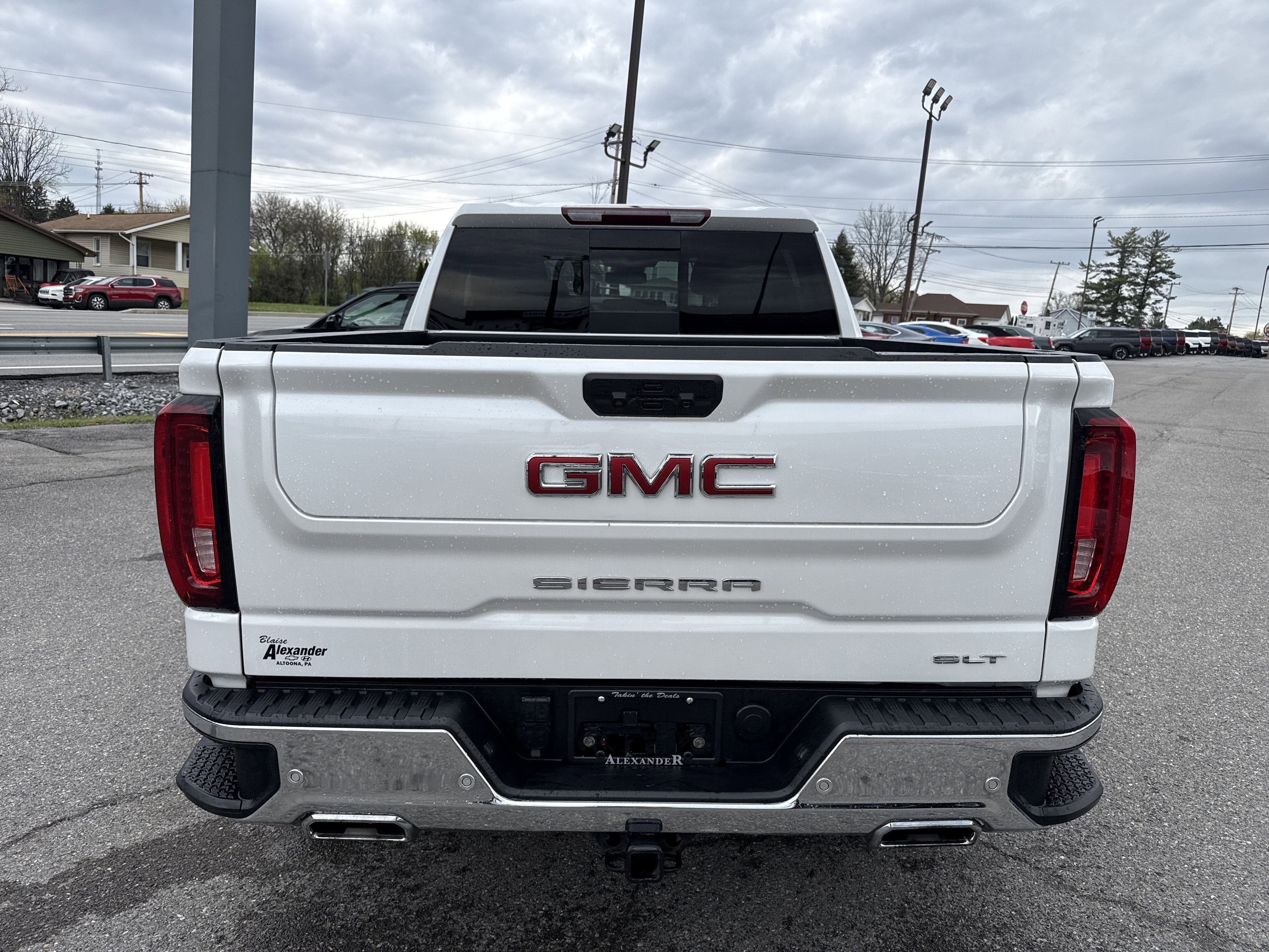 Used 2022 GMC Sierra 1500 SLT w/ SLT Premium Plus Package image 4
