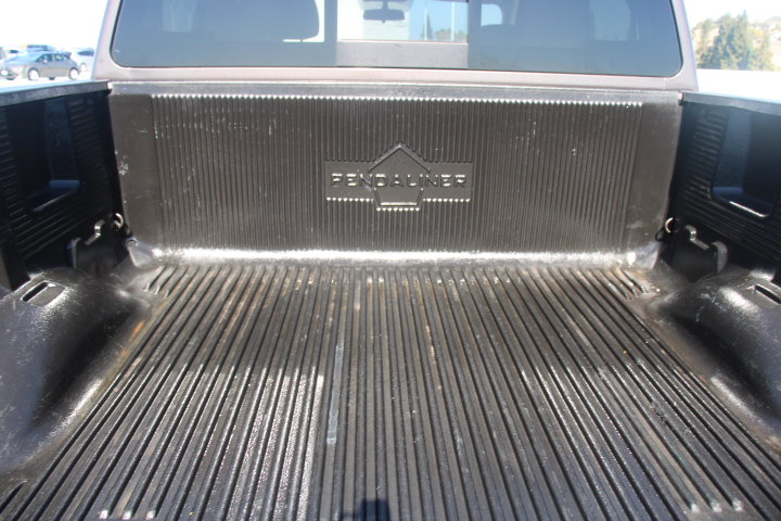 Used 2017 Nissan Titan SV RWD image 16
