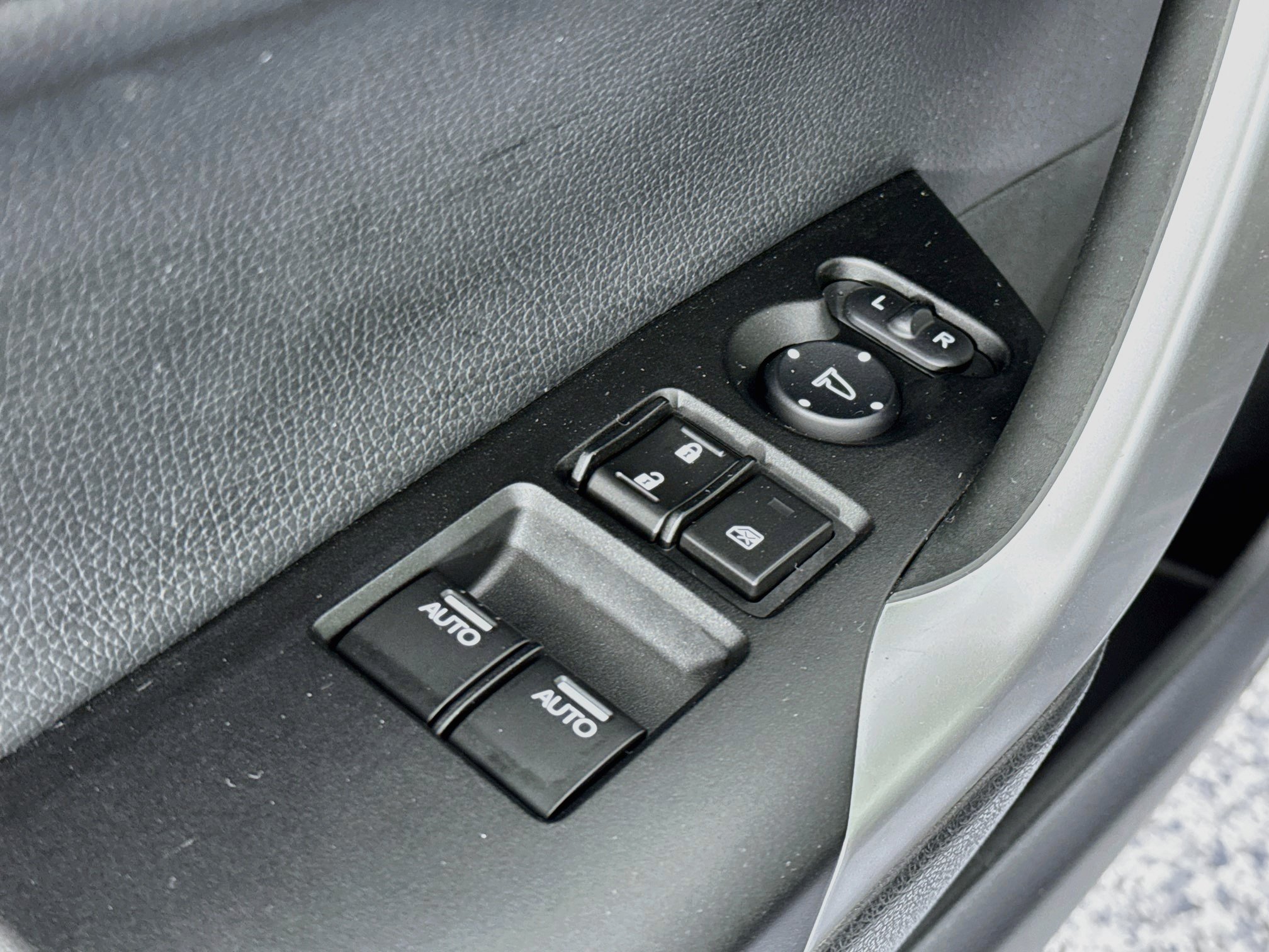 Used 2013 Honda Accord EX-L image 17