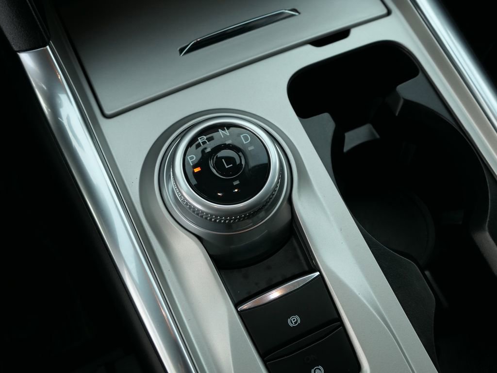 Used 2024 Ford Explorer XLT w/ Equipment Group 202A image 23