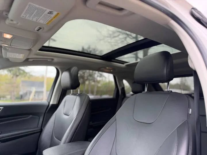 Used 2016 Ford Edge Titanium w/ Equipment Group 302A AWD/4WD image 11
