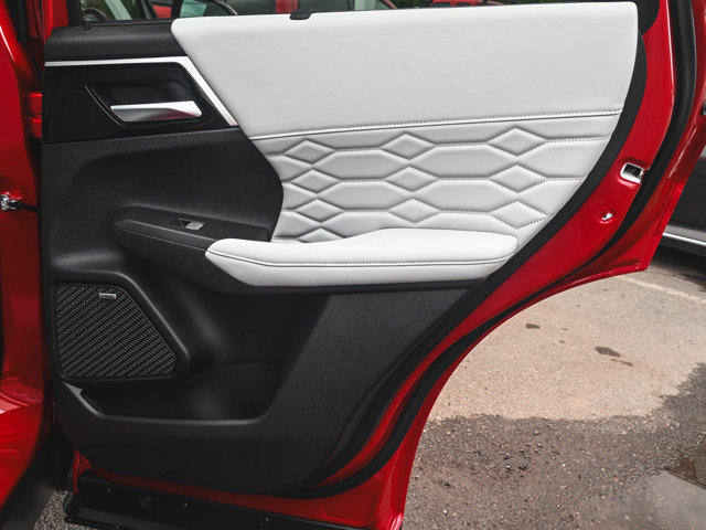 New 2025 Mitsubishi Outlander SEL image 15