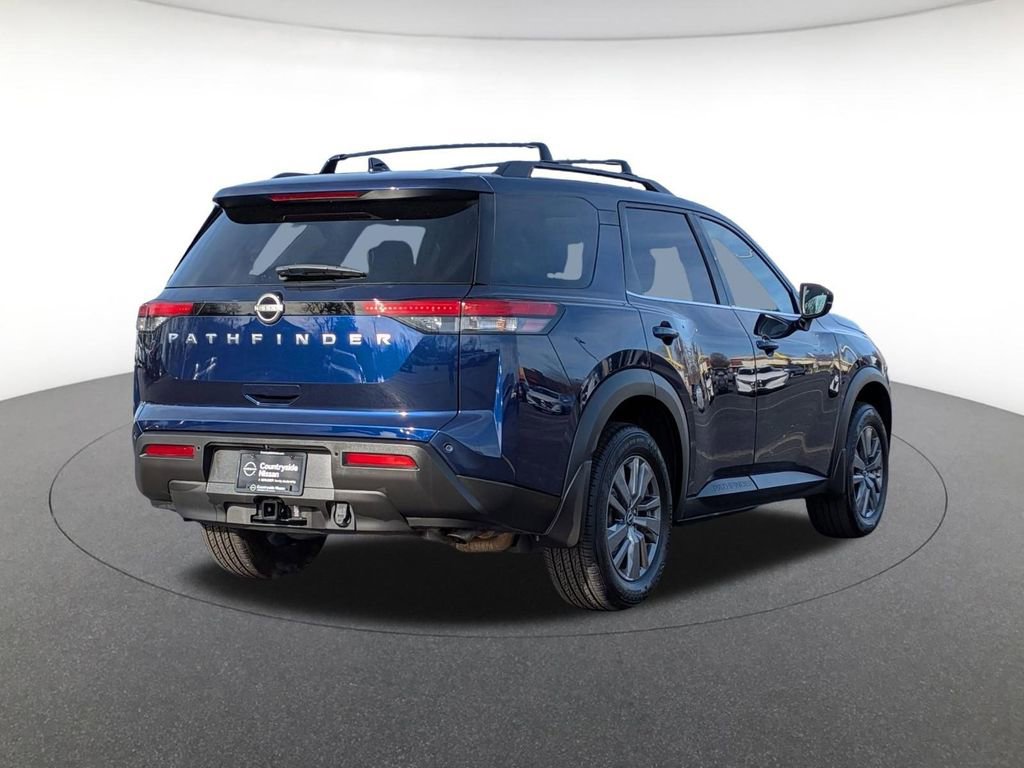 Used 2025 Nissan Pathfinder SV w/ SV Premium Package image 5