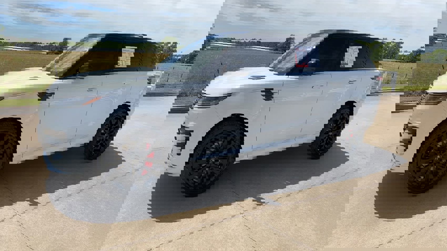 Used 2023 Land Rover Range Rover Sport SE Dynamic image 5