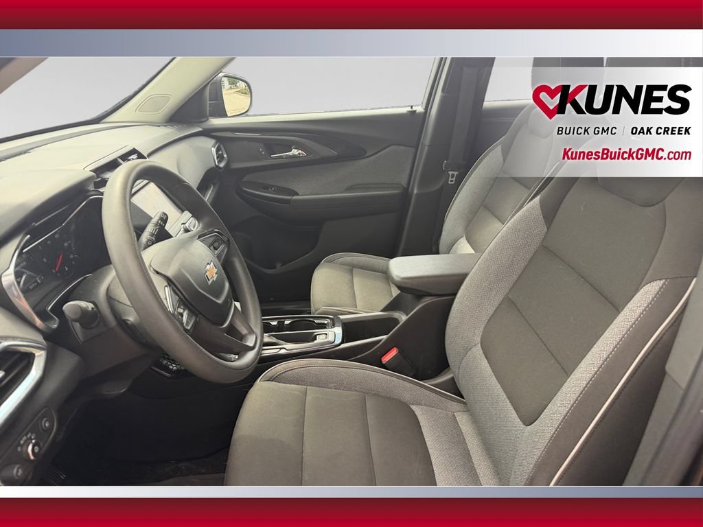 Used 2022 Chevrolet TrailBlazer LT FWD image 22