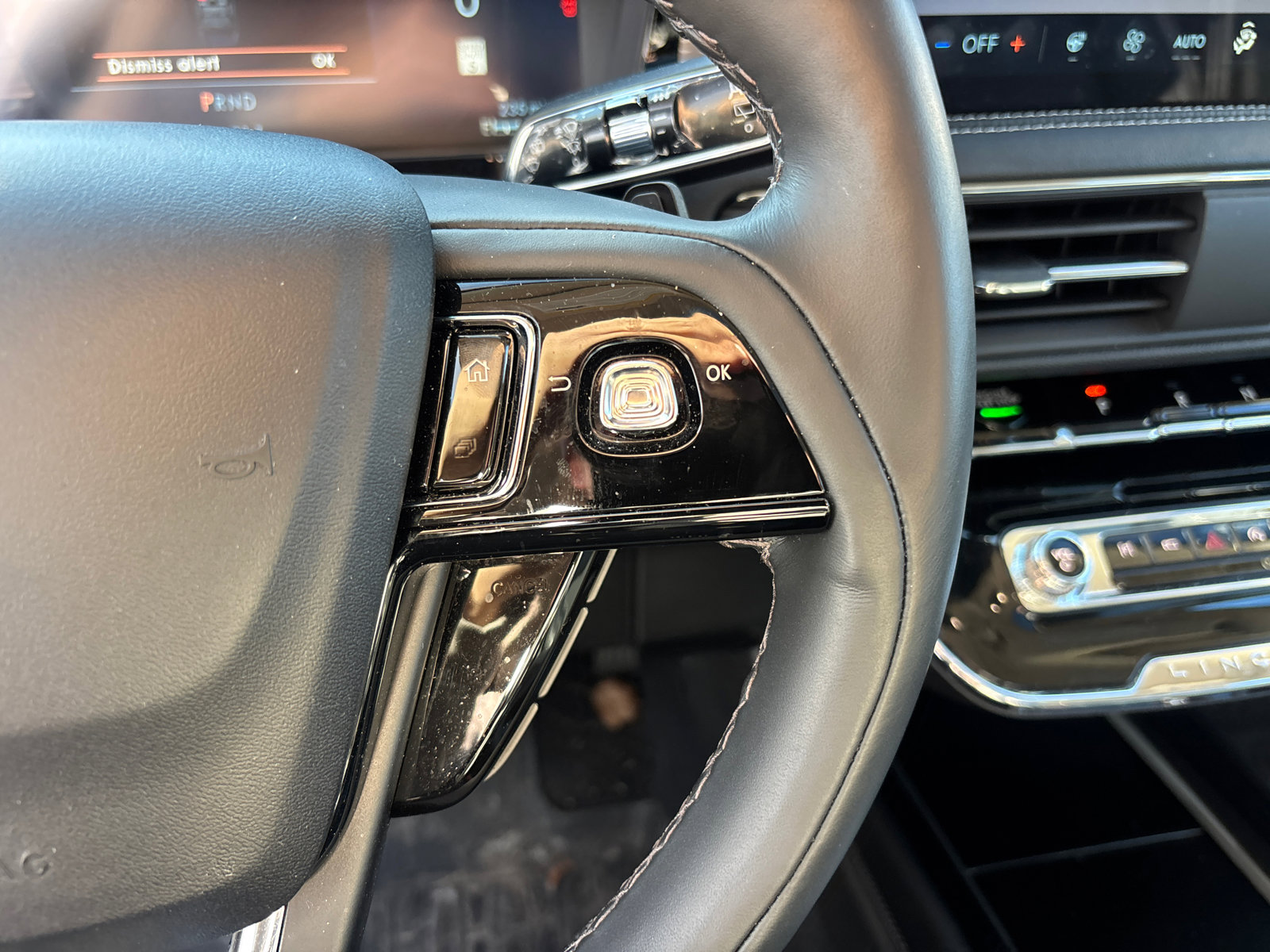 Certified 2023 Lincoln Corsair Reserve w/ Equipment Group 201A image 18