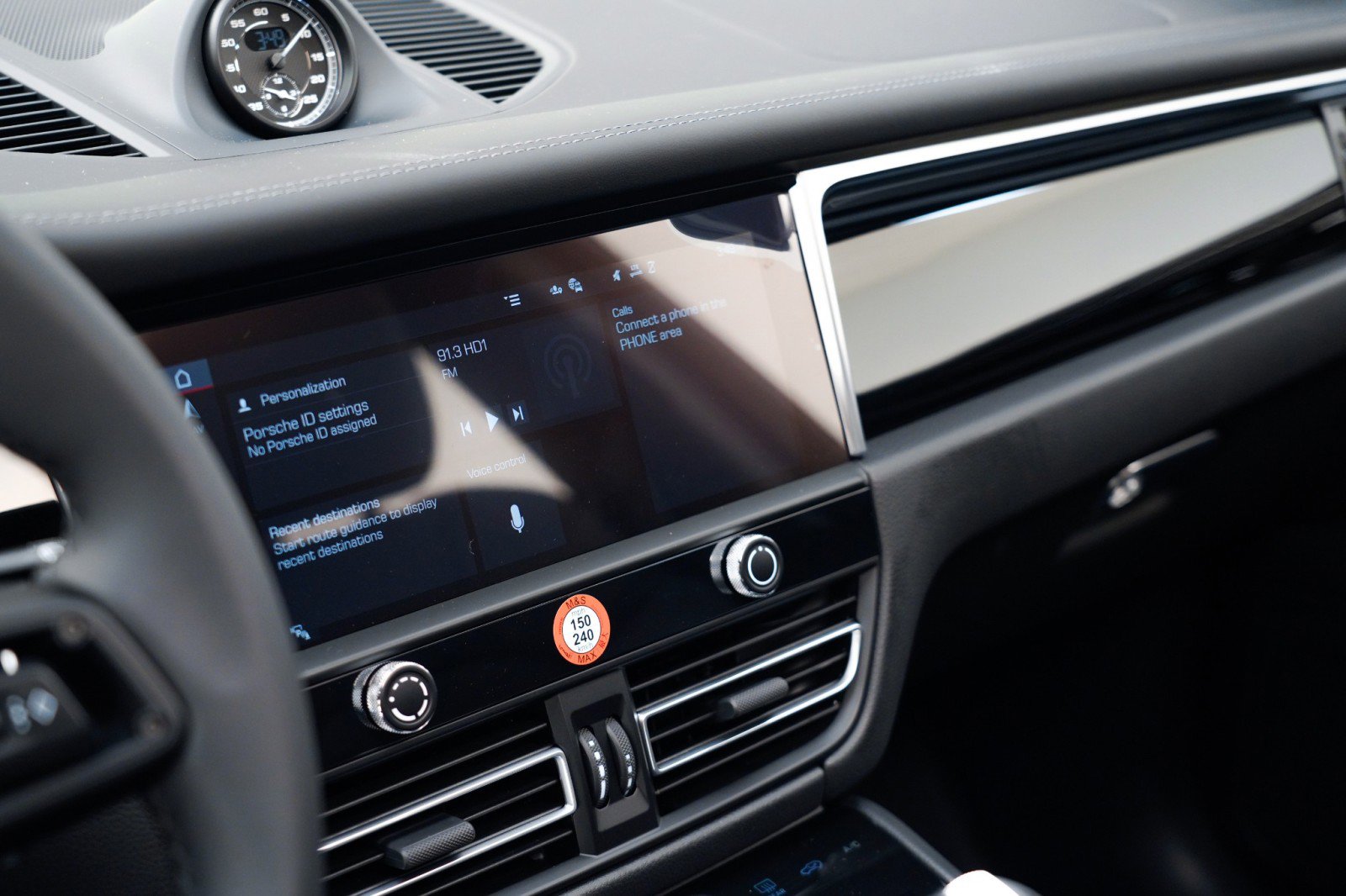 New 2026 Porsche Macan Turbo image 28