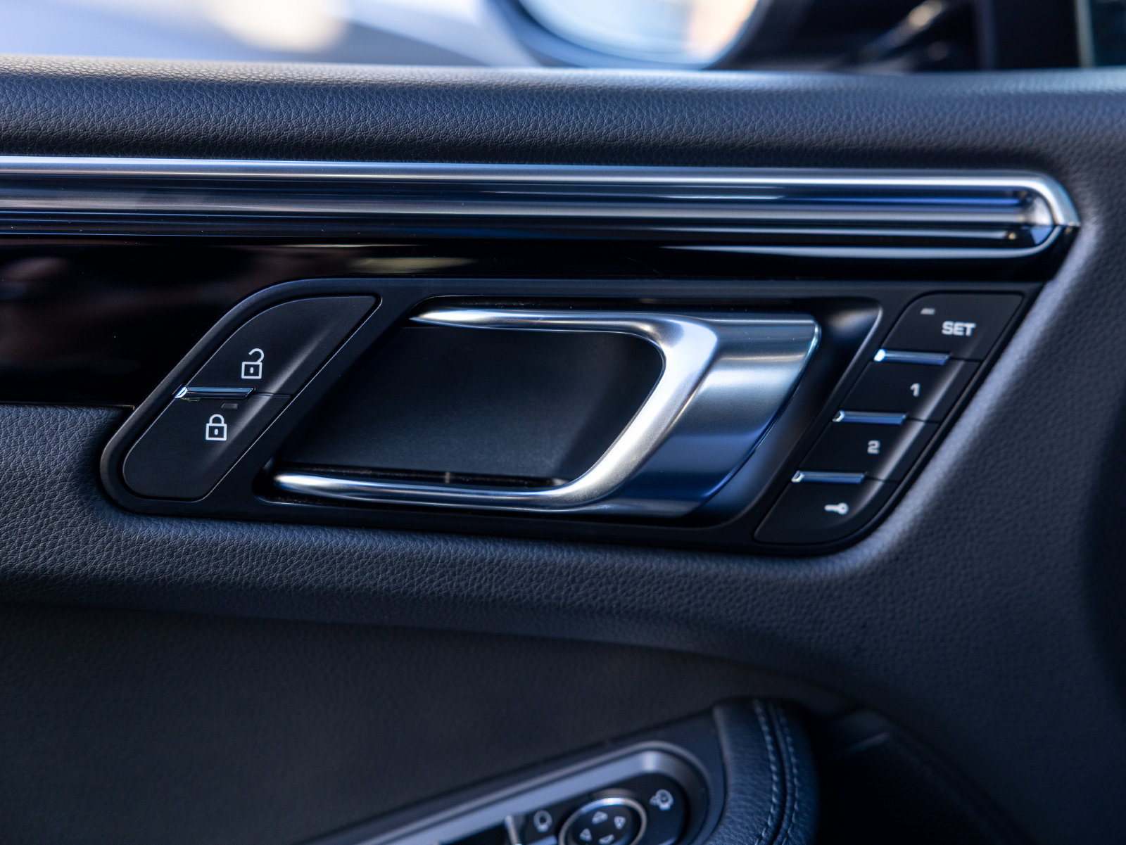 Certified 2026 Porsche Macan AWD/4WD image 41