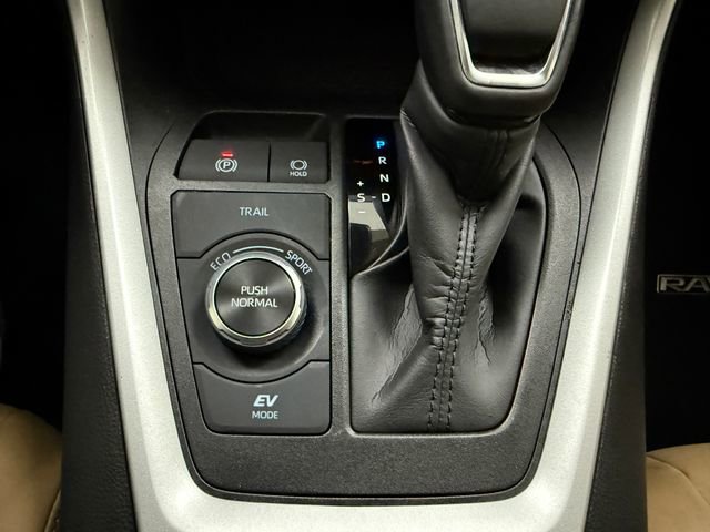 Used 2025 Toyota RAV4 XLE Premium AWD/4WD image 20