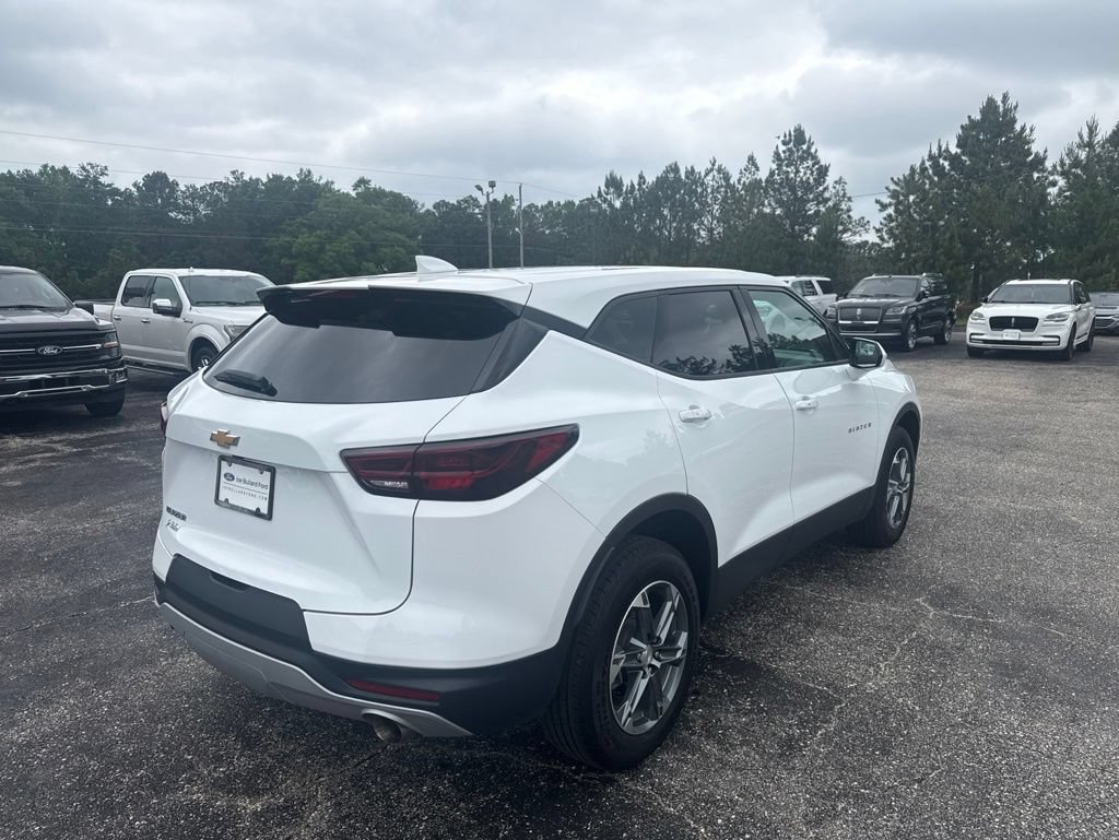 Used 2025 Chevrolet Blazer LT FWD image 21