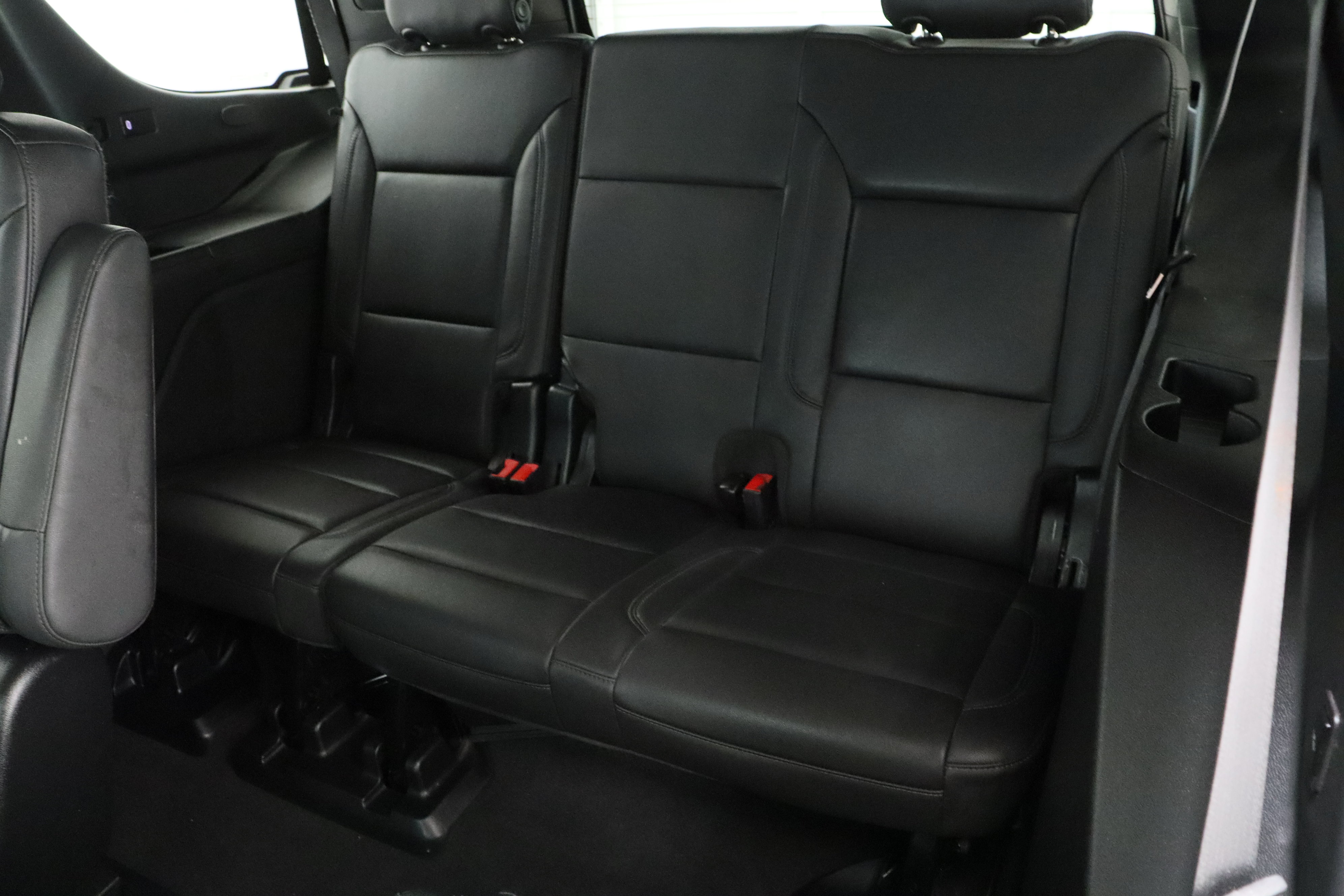 Used 2024 Chevrolet Tahoe Z71 w/ Z71 Off-Road Package AWD/4WD image 34