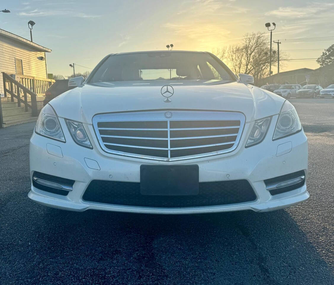 Used 2012 Mercedes-Benz E 550 4MATIC Sedan image 2