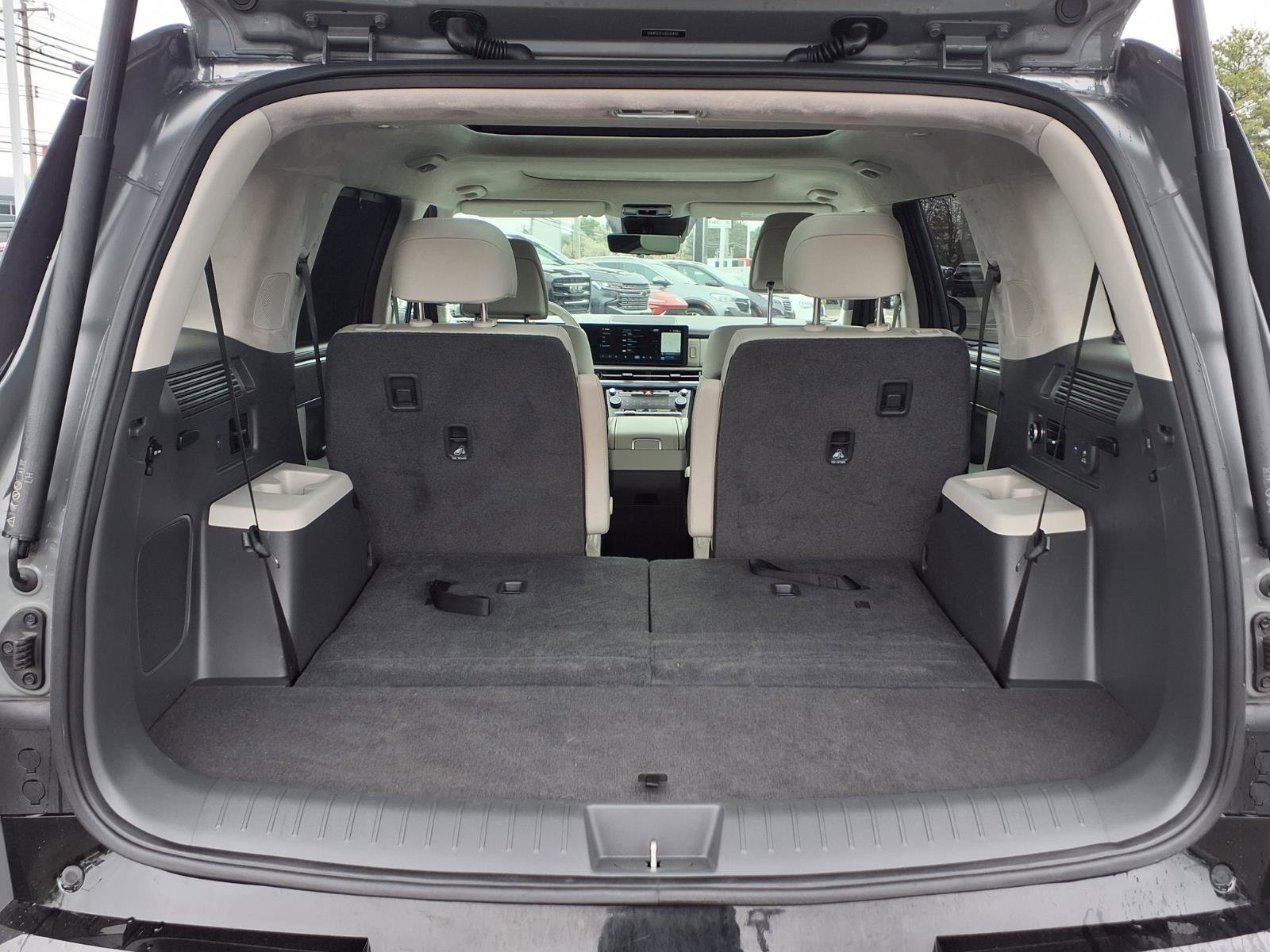 Used 2025 Hyundai Santa Fe Calligraphy AWD/4WD image 18