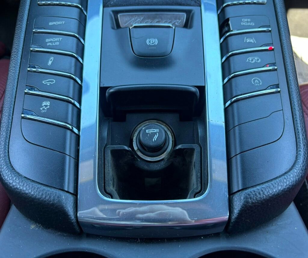 Used 2018 Porsche Macan GTS image 34