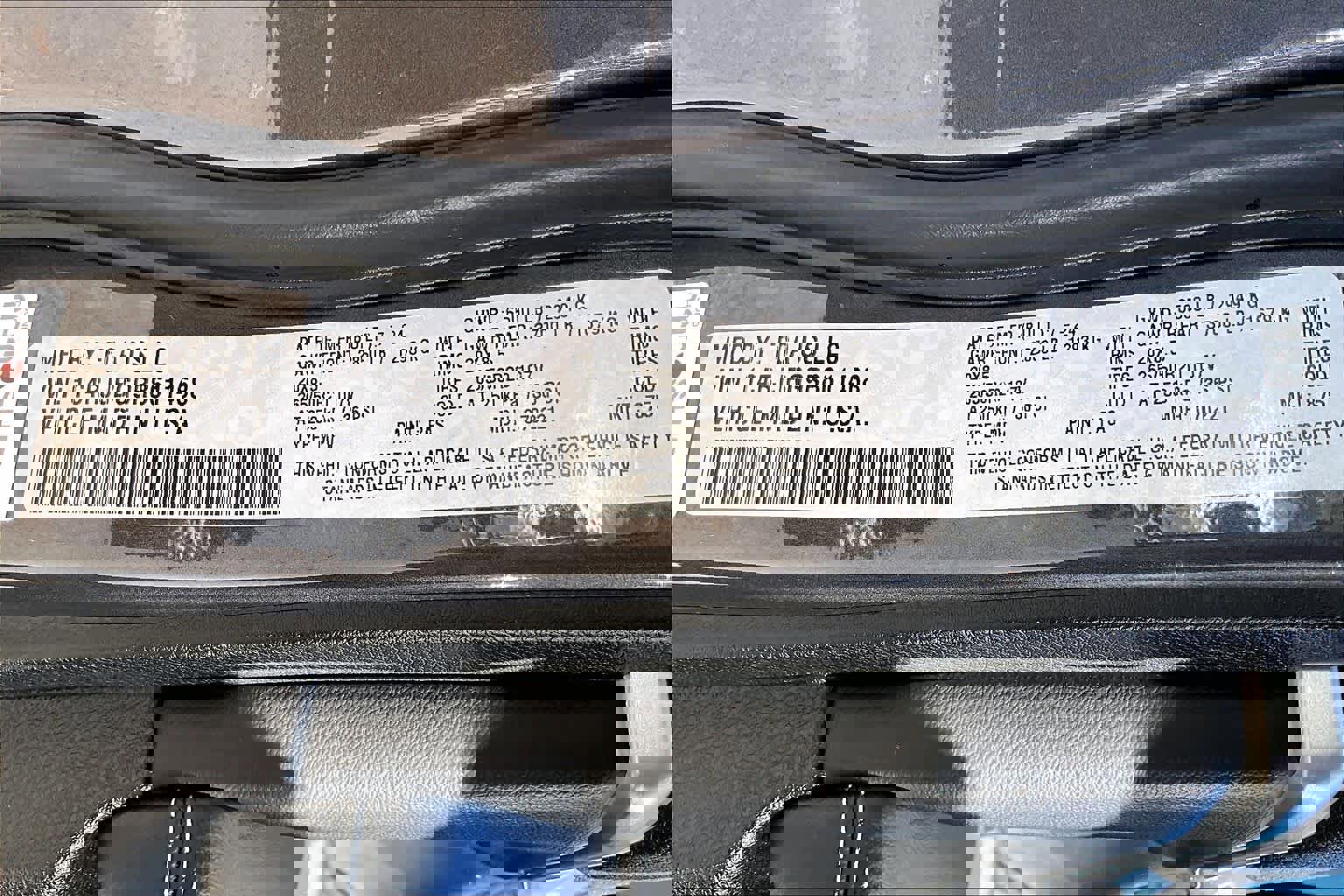 Used 2024 Jeep Grand Cherokee L Limited w/ Black Appearance Package image 33