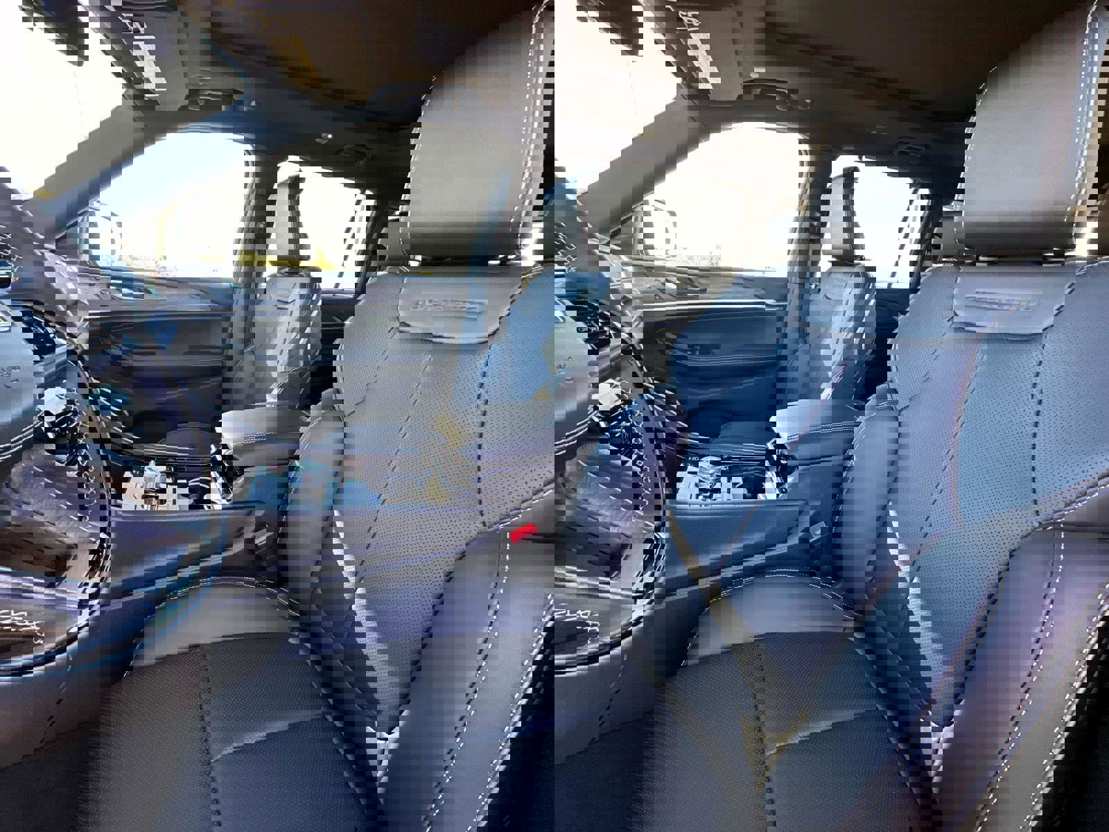 New 2025 Jeep Grand Cherokee L Overland w/ Advanced Protech Group III image 24