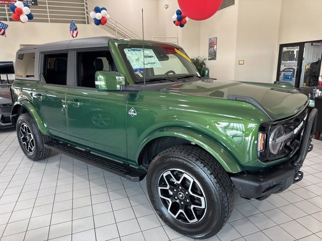 Used 2024 Ford Bronco Outer Banks AWD/4WD image 3