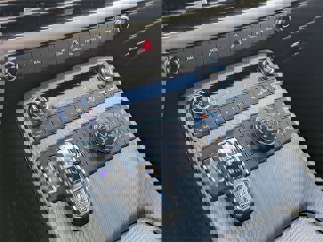 Certified 2025 Hyundai Palisade SE image 9