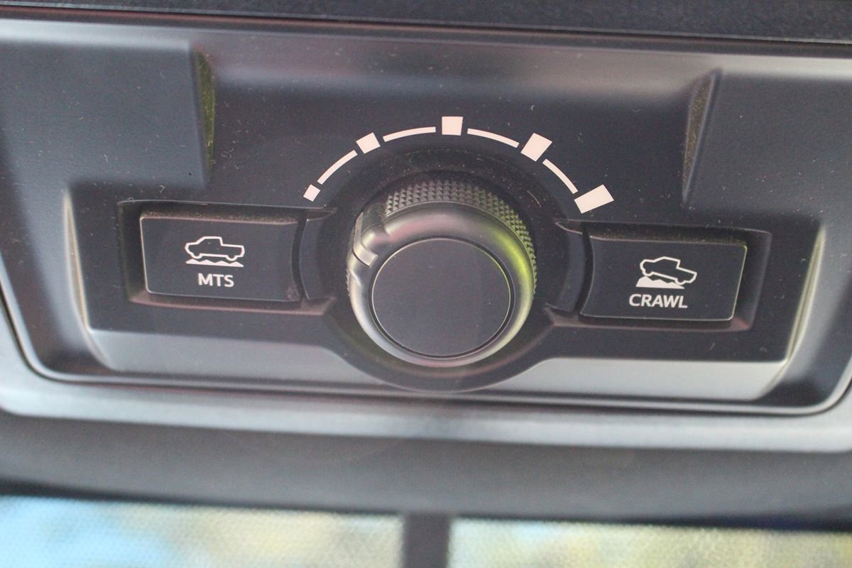 Used 2017 Toyota Tacoma TRD Off-Road image 32