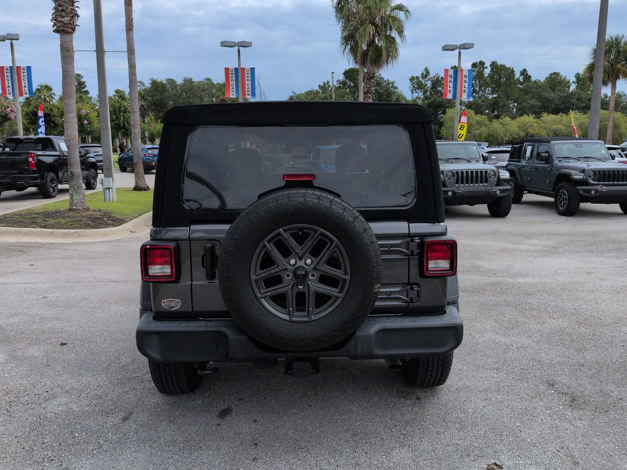 Used 2024 Jeep Wrangler Sport AWD/4WD image 5