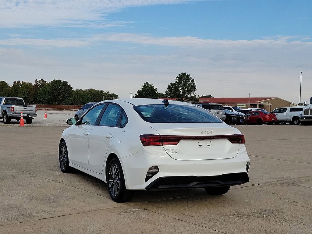 Used 2024 Kia Forte LXS image 4