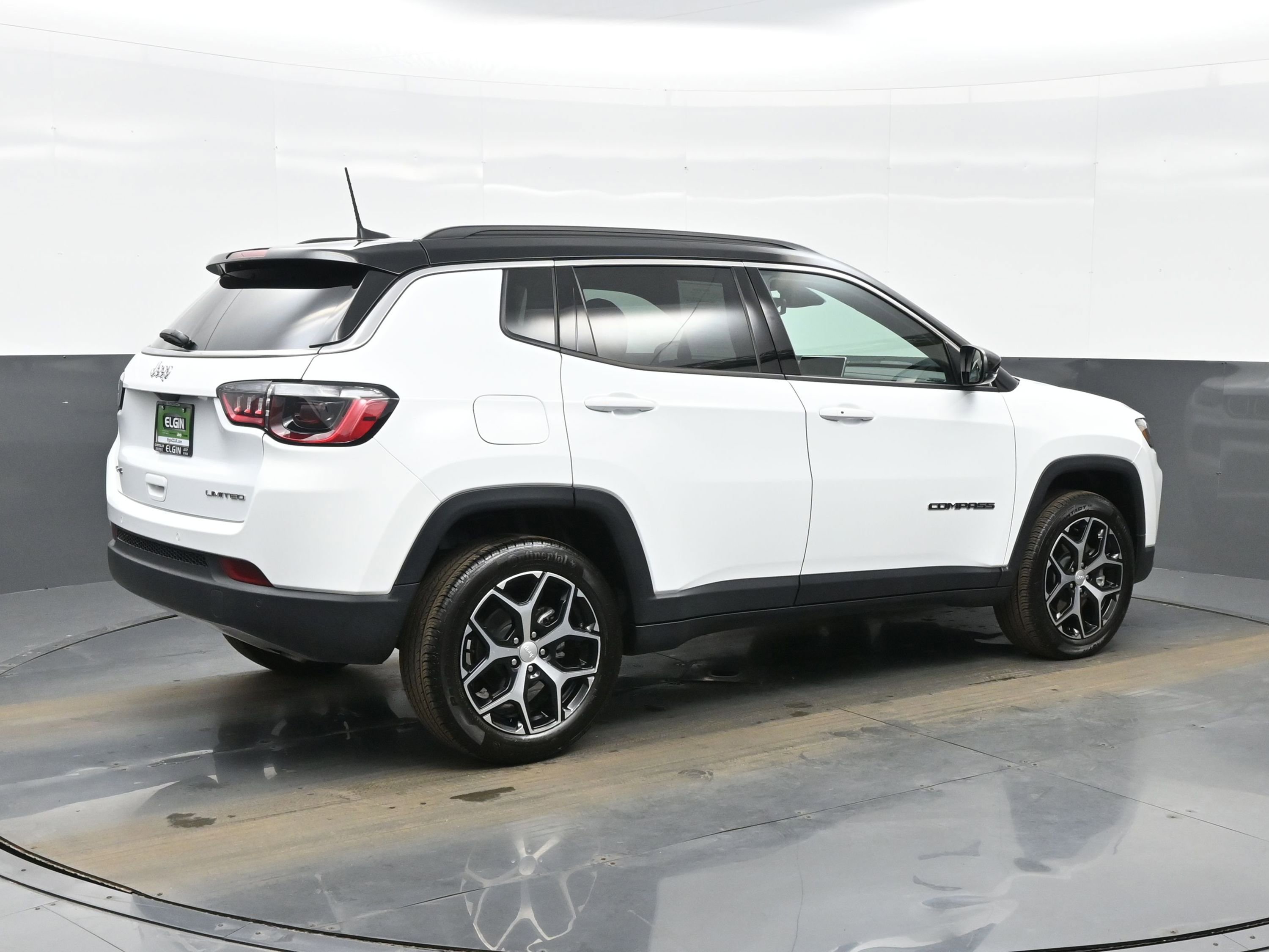 Used 2024 Jeep Compass Limited image 6