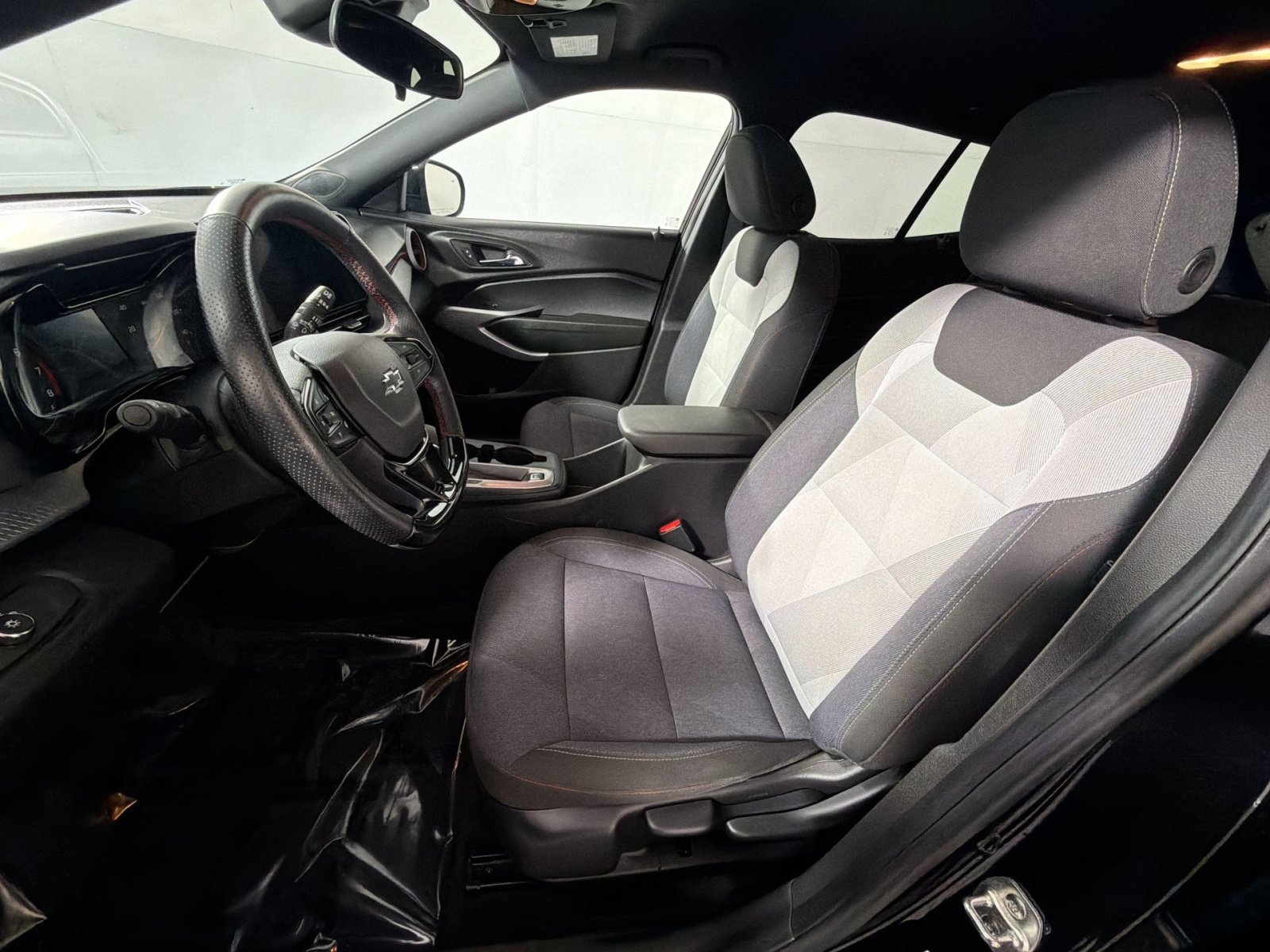 Used 2024 Chevrolet Trax RS w/ Driver Confidence Package FWD image 13