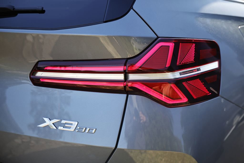 New 2026 BMW X3 xDrive30 w/ Premium Package AWD/4WD image 4