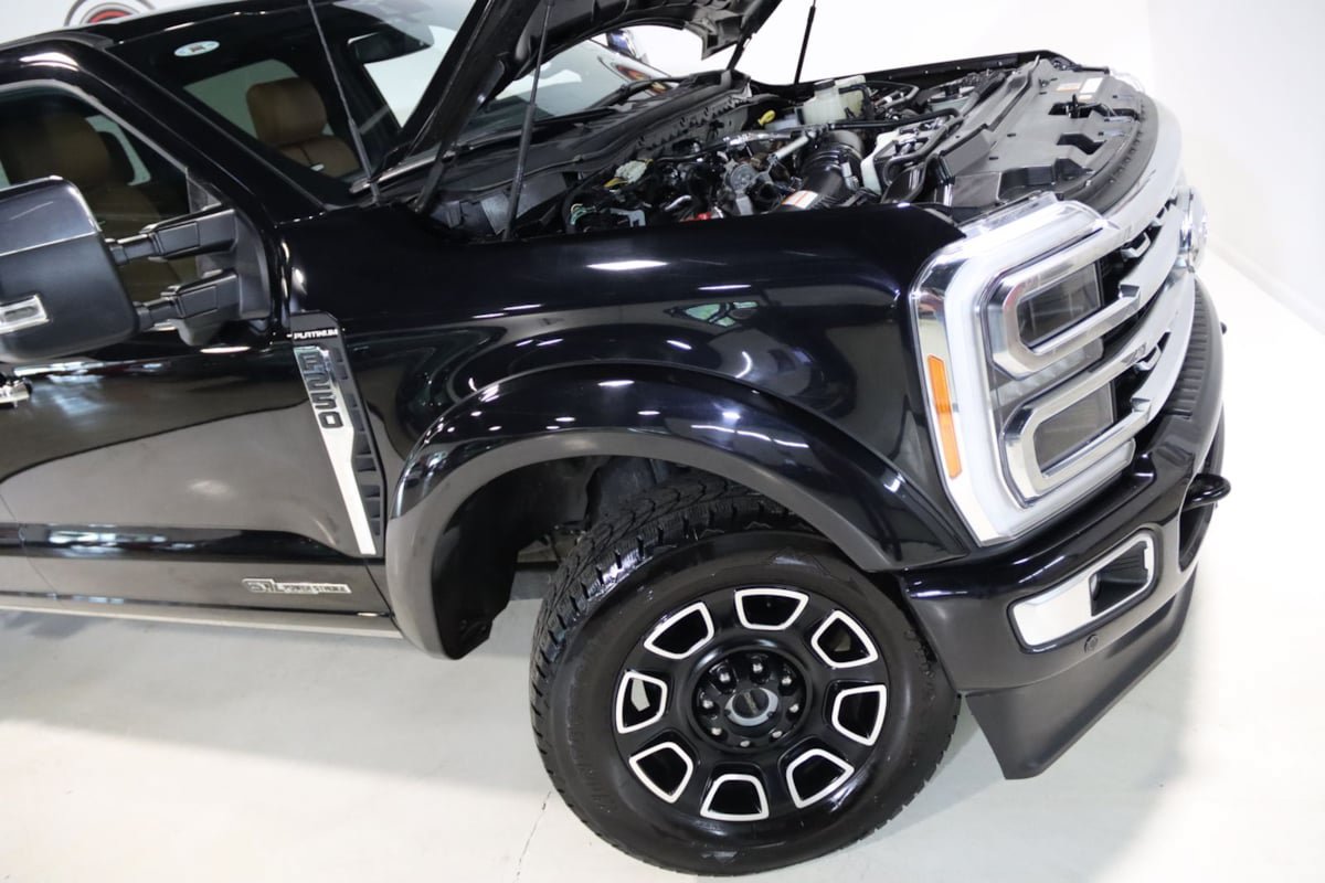 Used 2023 Ford F250 Platinum w/ FX4 Off-Road Package AWD/4WD image 83