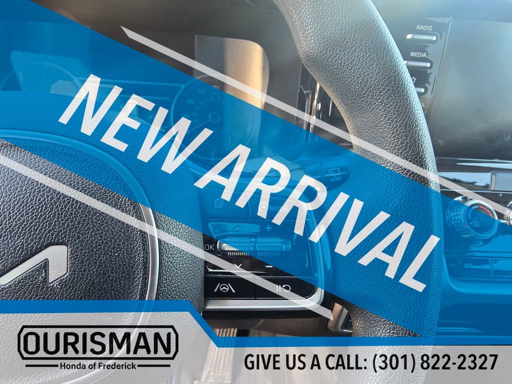 Used 2022 Kia Sorento LX image 15