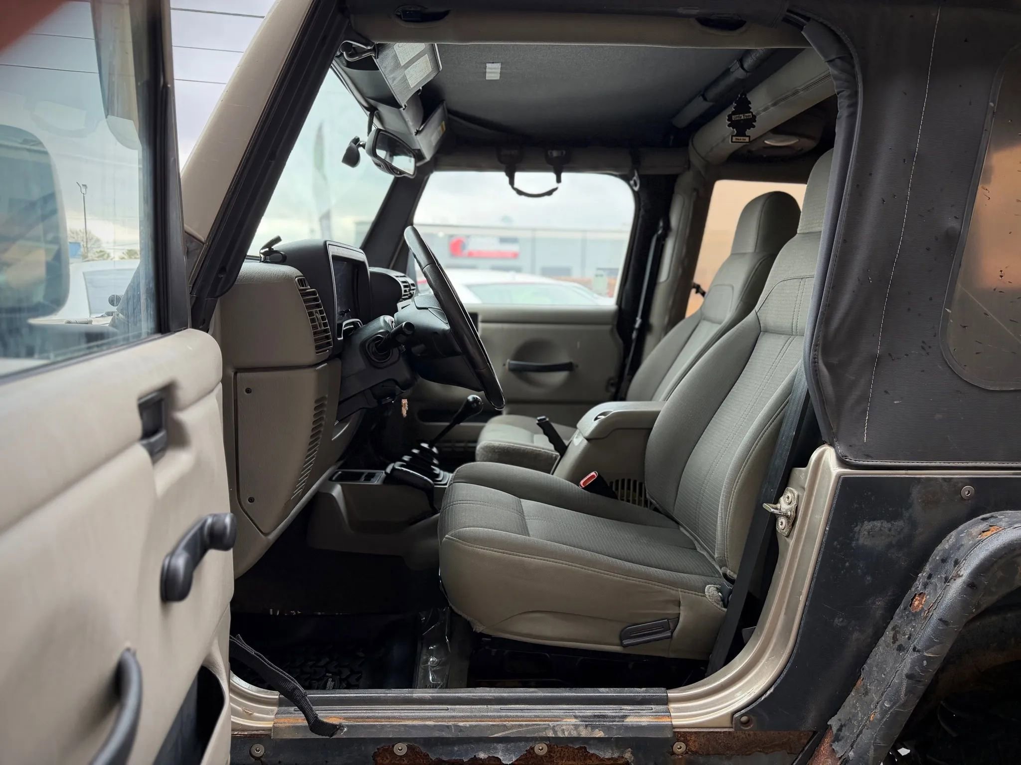 Used 2004 Jeep Wrangler Sahara w/ Dual Top Group image 20